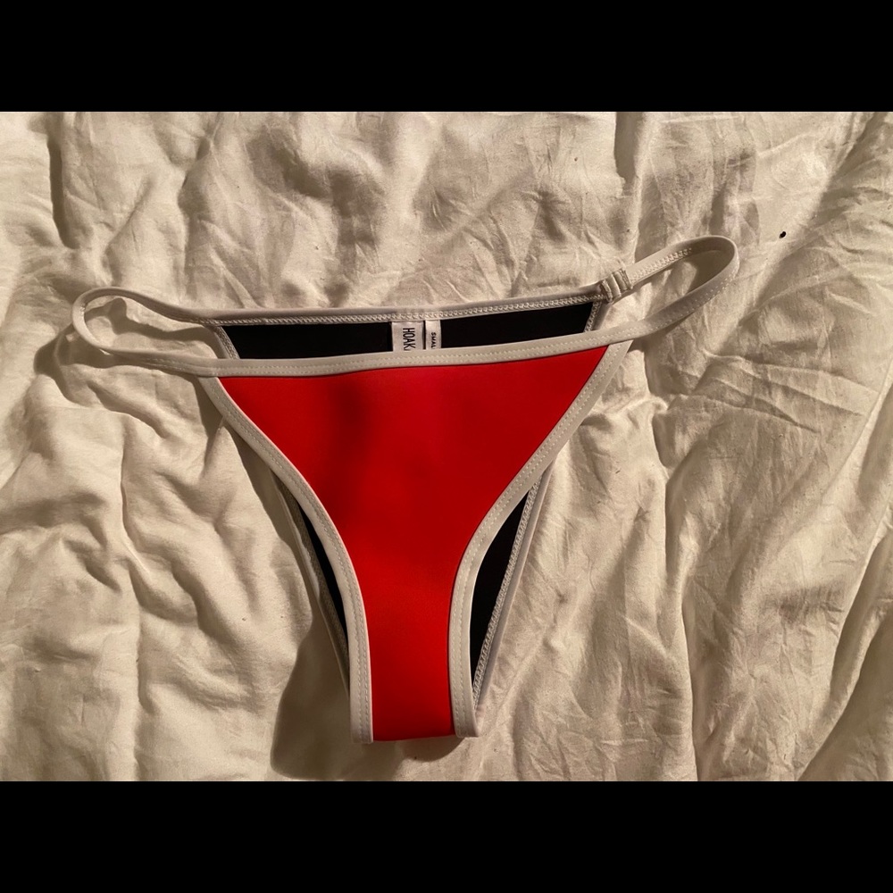 Hoaka Hawaiian red bottoms